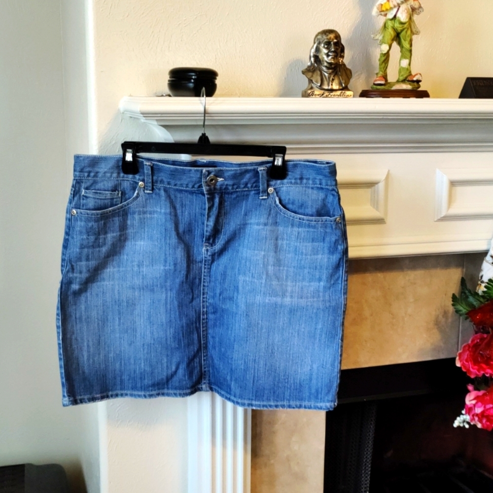 New York & Co. Jean  Skirt Size 16
